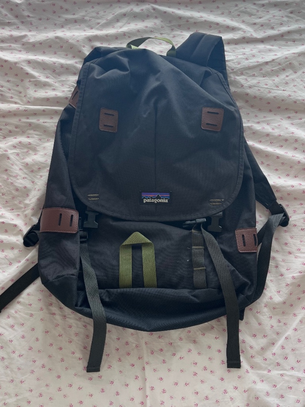 Black patagonia backpack